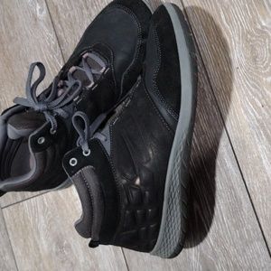 Easy Spirit black suede hiking boots. Size 11